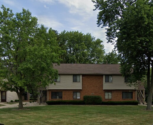 Primary Photo - 1617 Lyndhurst W Dr