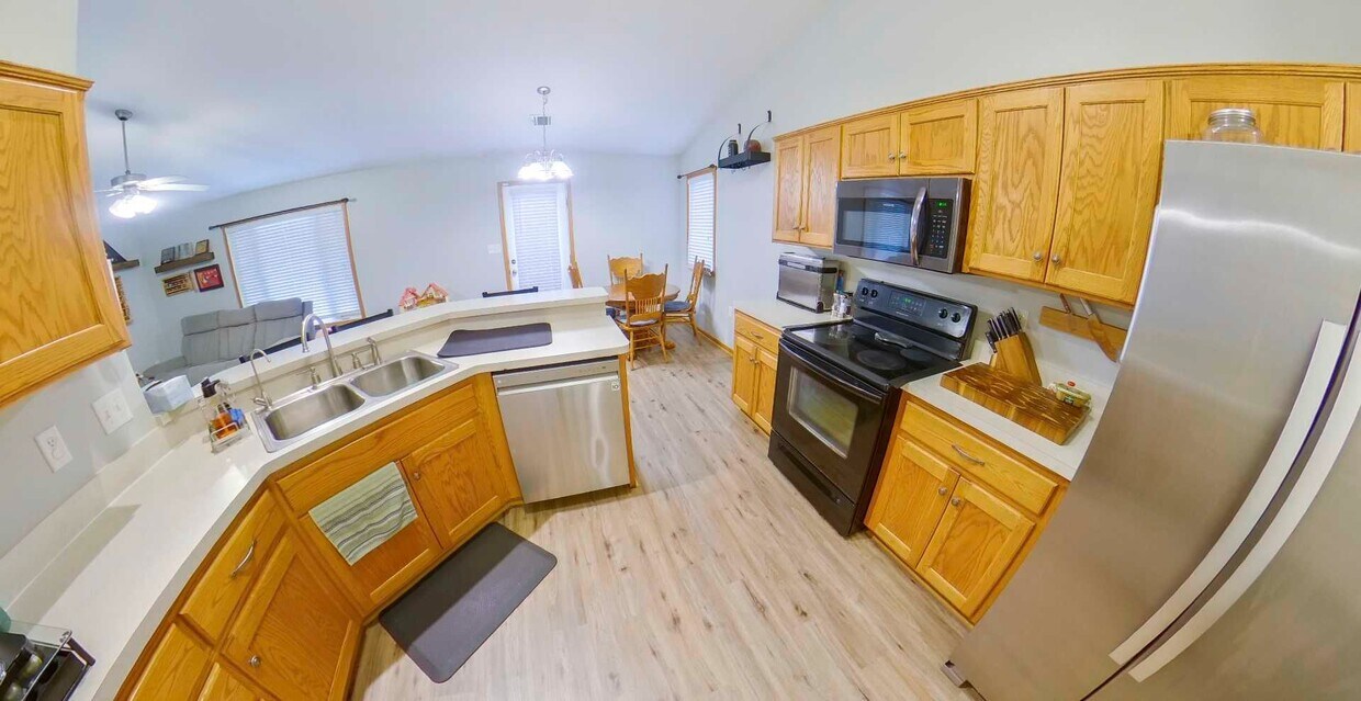 Foto principal - Stainless Steel Appliances + Firepit + Fen...