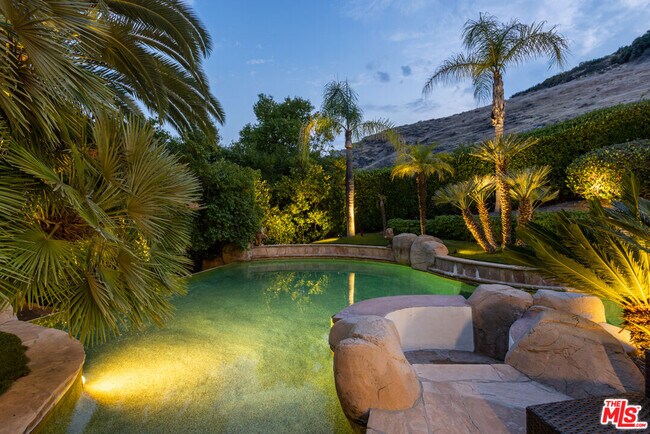 Foto del edificio - 1653 Vista Oaks Way