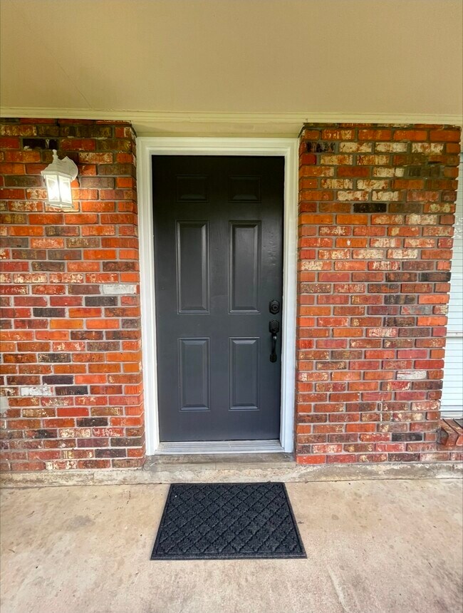 Building Photo - 15905 Waycross Dr
