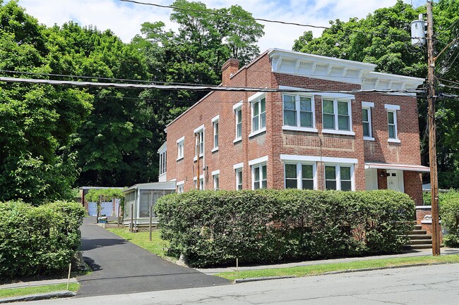 Building Photo - 191 Dubois St