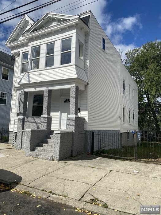 Building Photo - 581 S 18th St