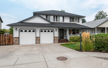 Building Photo - 2546 NE Brandon Ct