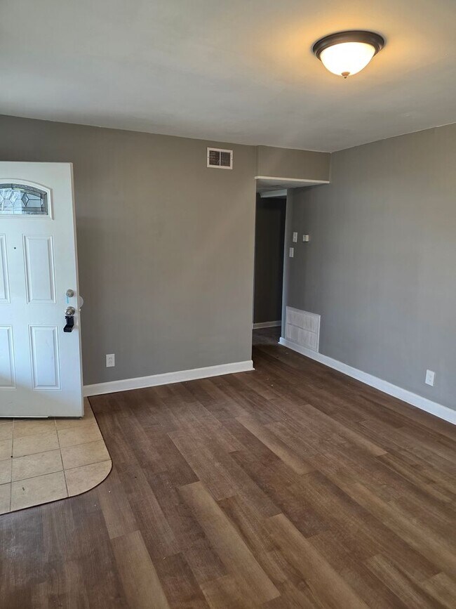Foto del edificio - Nice 3BD/1BA Home Available Now!!