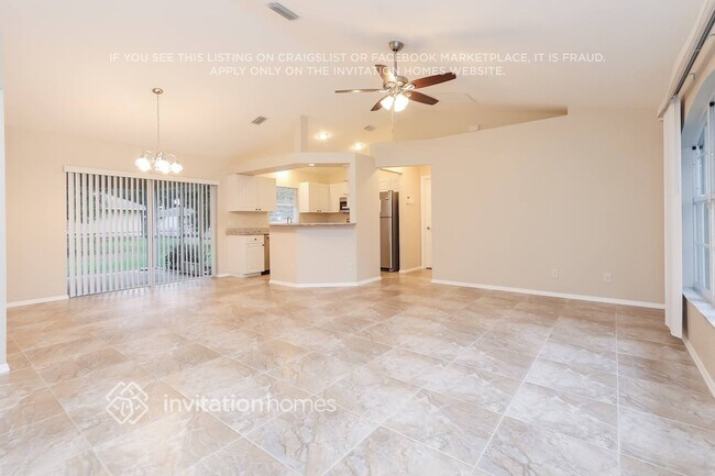 Foto del edificio - 23295 Weatherman Ave