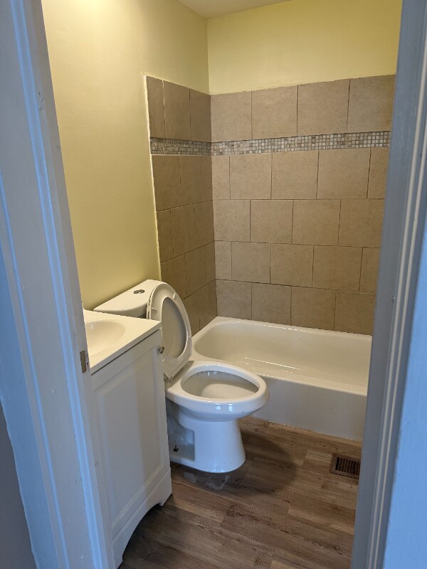 Foto del edificio - 3199 W 44th St