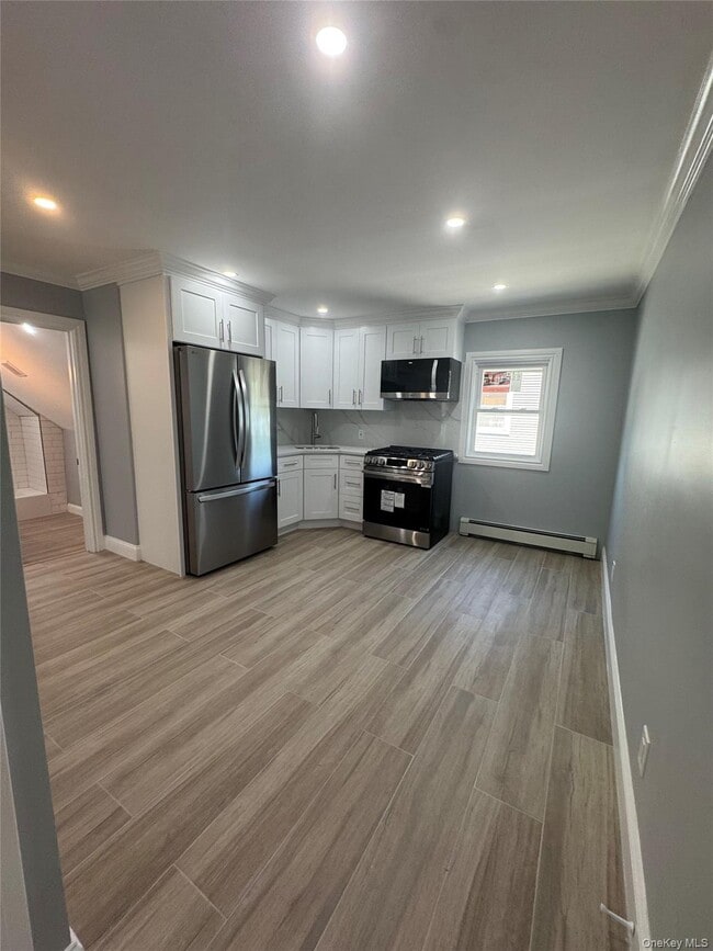 Building Photo - 158 Church St