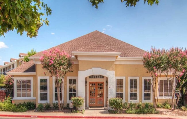 Building Photo - Z - Village at Collinwood