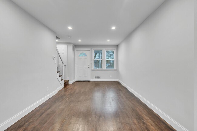Foto del edificio - 1024 Iris Ave