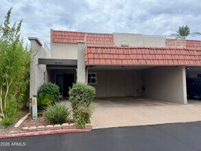 Building Photo - 4930 N 42nd Way