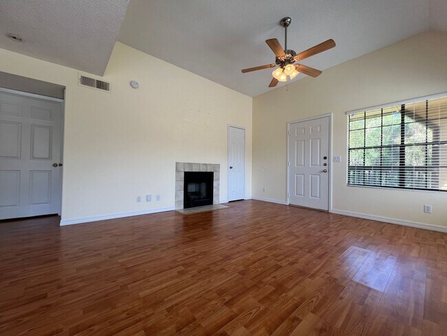 Building Photo - 1/1 Corner Unit in GATED ~ LAKEFRONT commu...