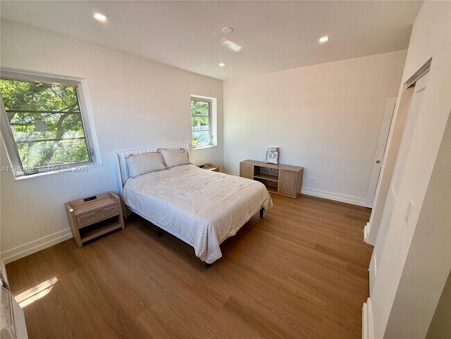 Foto del edificio - 1535 West Ave