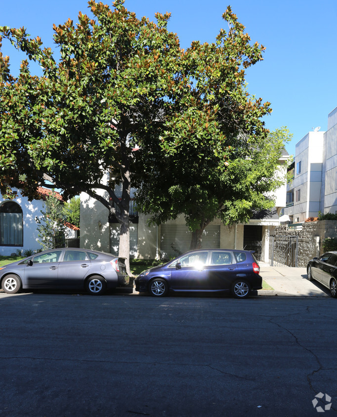 Building Photo - 337 N Kenwood St