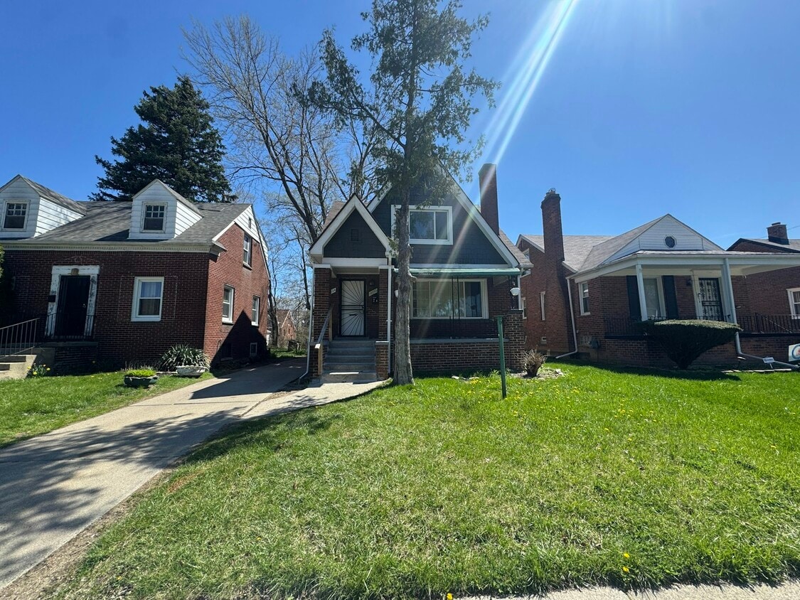 Primary Photo - 10022 Cheyenne St