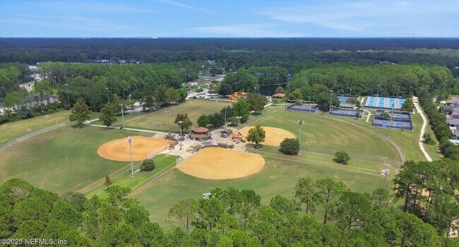 Foto del edificio - 290 Granite Ave