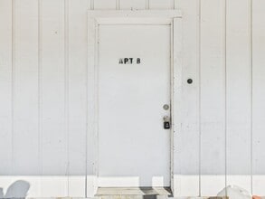 Building Photo - 321 Bellot St