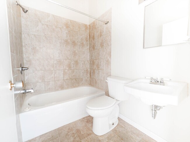 Photo du bâtiment - Creston House