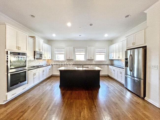 Building Photo - 951 Opelousas Way