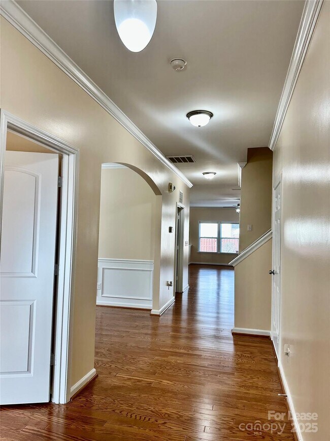 Foto del edificio - 2415 Impatien Drive