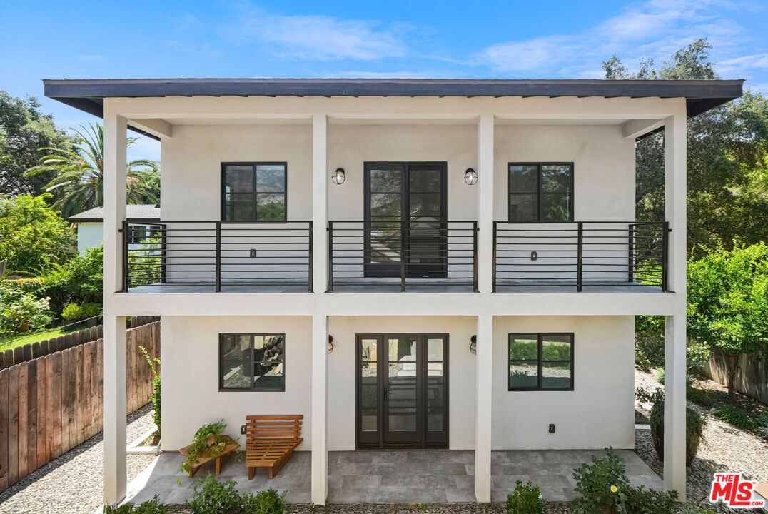 Primary Photo - 720 W Altadena Dr