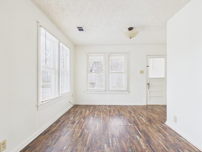 Building Photo - 138 Watson St