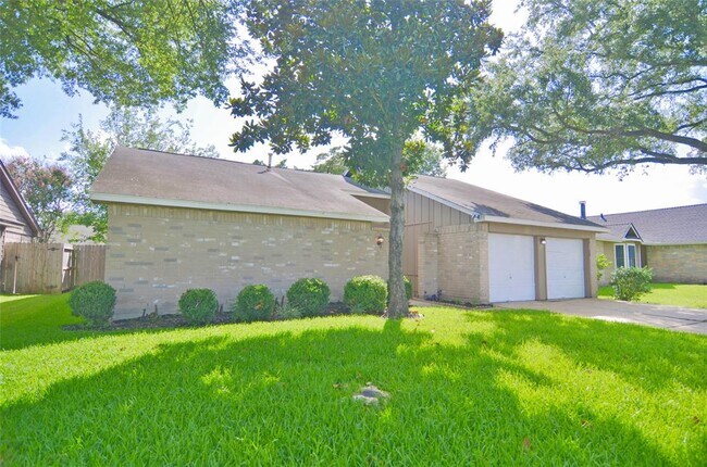 Foto del edificio - 745 Otter Creek Dr