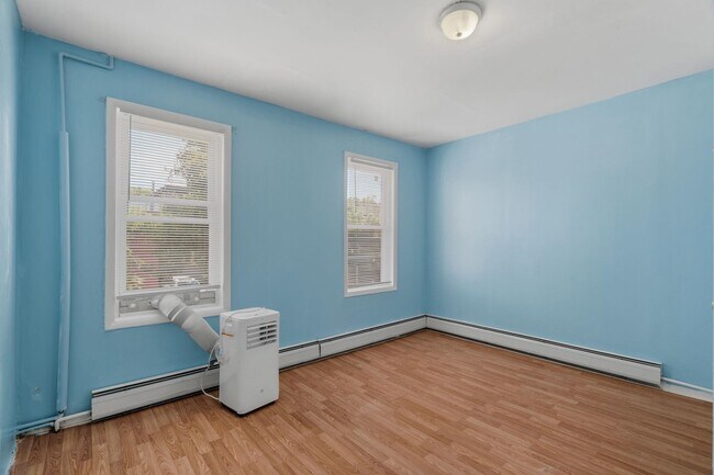 Foto del edificio - 6605 Durham Ave