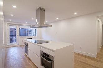 Building Photo - 3421 Rue Drummond