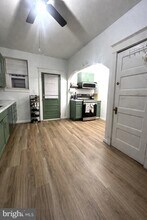 Building Photo - 1005 Stanbridge St