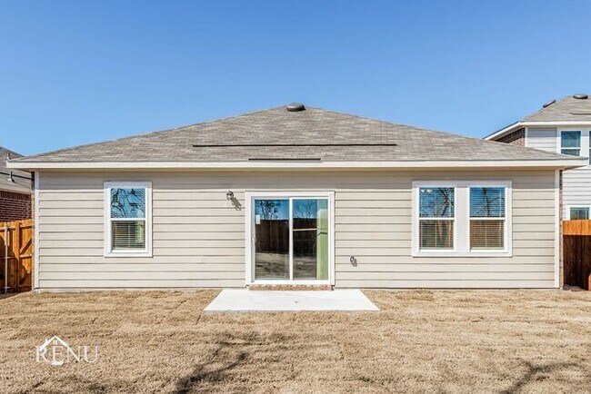 Building Photo - 450 London Dr