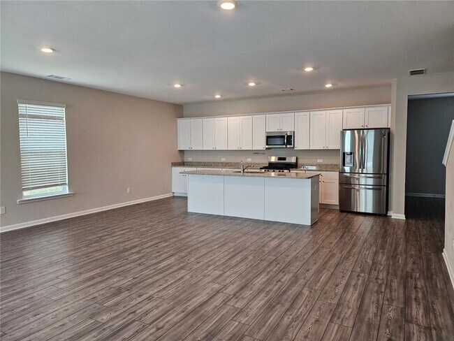 Building Photo - 4382 Grosbeak Dr