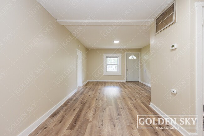 Foto del edificio - 1704 W 15th St
