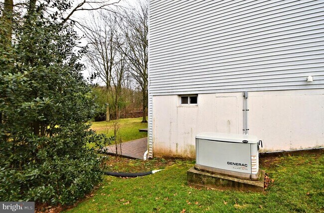 Building Photo - 411 Belle Ln