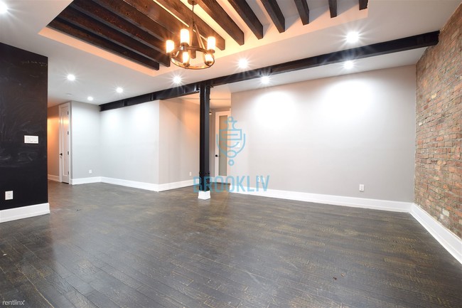 Building Photo - 3 br, 1 bath Apartment - 960 Carroll St C3