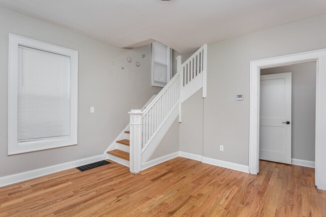 Building Photo - 338 Chittenden Ave