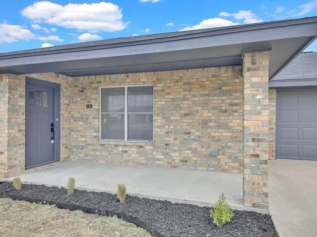 Building Photo - 131 Meadow Valley Loop