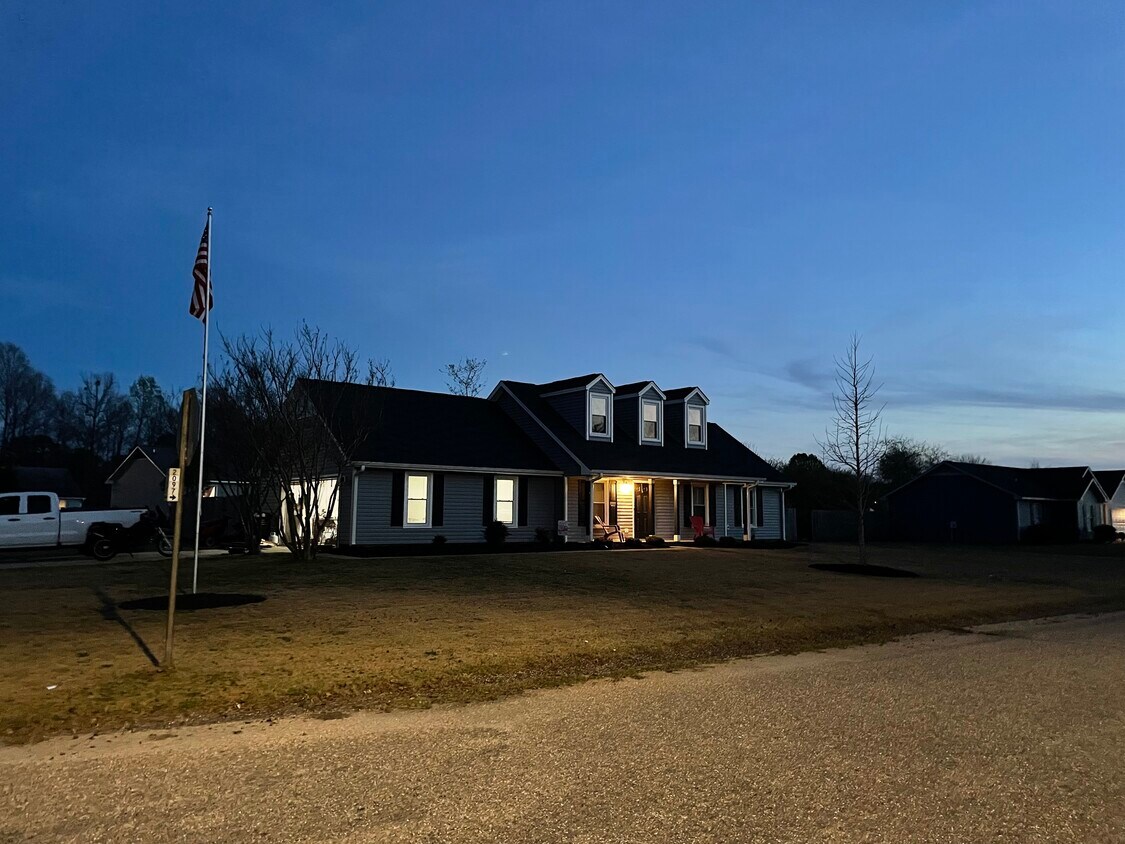 Building Photo - 138 Tradewinds Dr