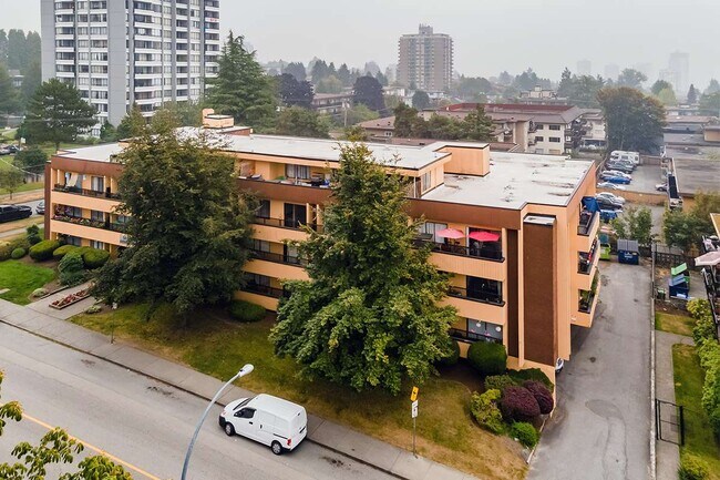 Photo du bâtiment - Park Villa Apartments
