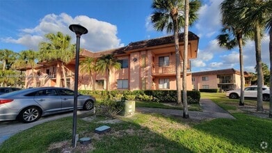 Building Photo - 223 Lakeview Dr