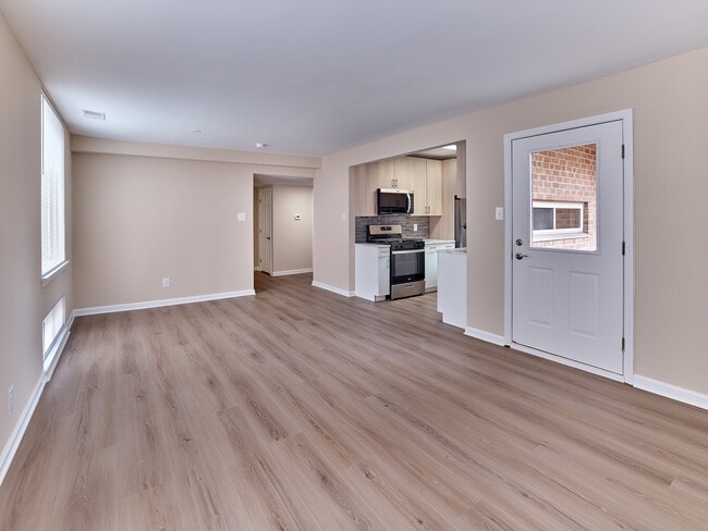 Bright 2 Bed,1.5 Bath with 989 sq. ft., open living space, and modern kitchen finishes. - North Crossing