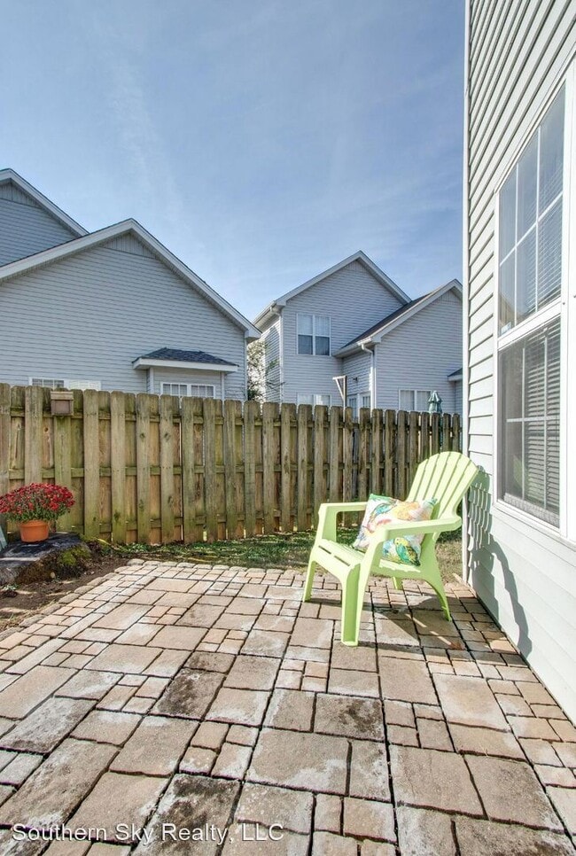 Building Photo - 3 br, 2 bath House - 1119 Wembley Dr.