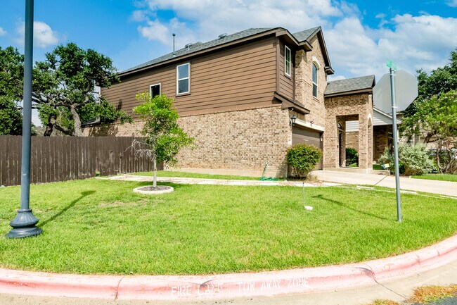 Foto del edificio - 3451 Mayfield Ranch Blvd