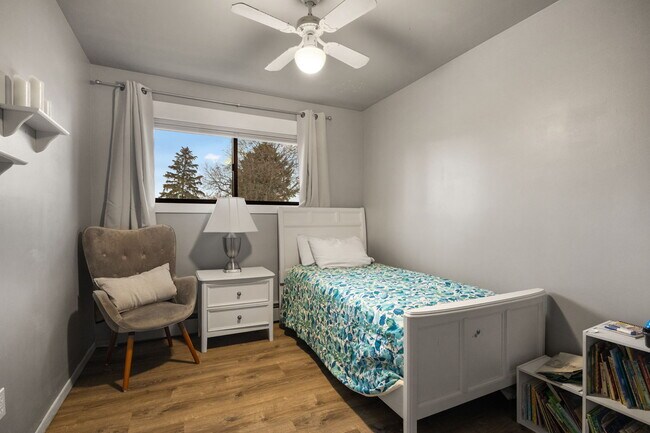 Building Photo - 420 N 6th Ave