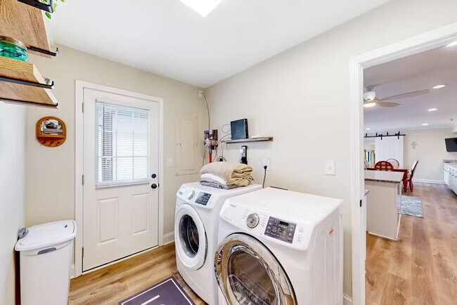 Foto del edificio - AL Fun House