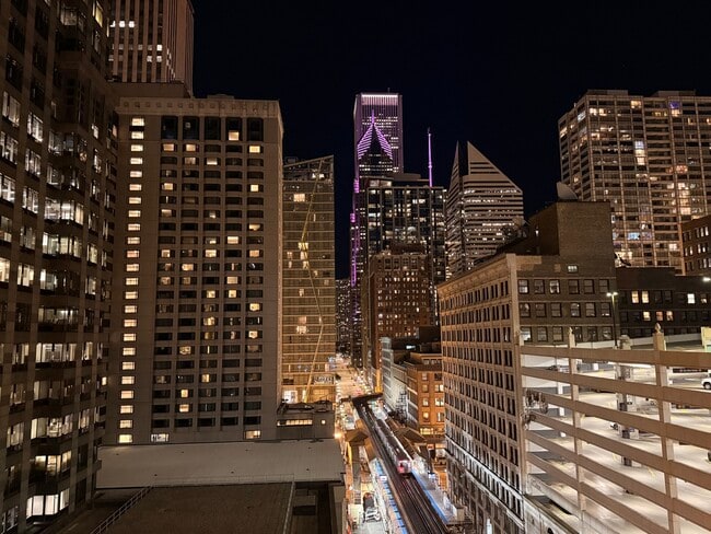 Foto del edificio - 200 N Dearborn St