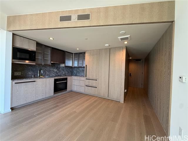 Building Photo - 1000 Auahi St
