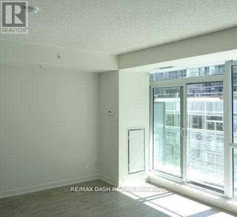 Building Photo - 199 Richmond St W