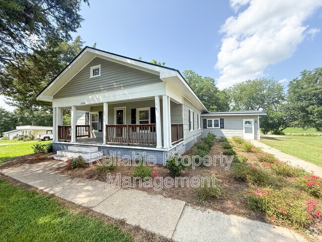 Building Photo - 7048 NC-210