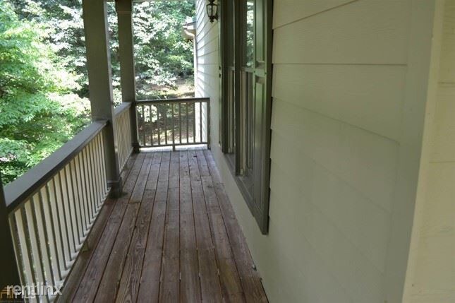 Building Photo - 4 br, 2 bath House - 1012 Oak Way