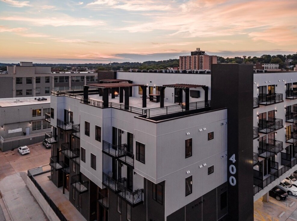 400 River Apartments at 400 W River Dr Davenport, IA